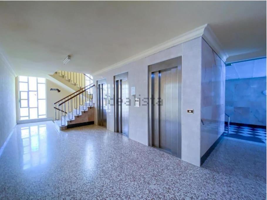 Beachfront Apartment Madrid 709 トロクス・コスタ エクステリア 写真