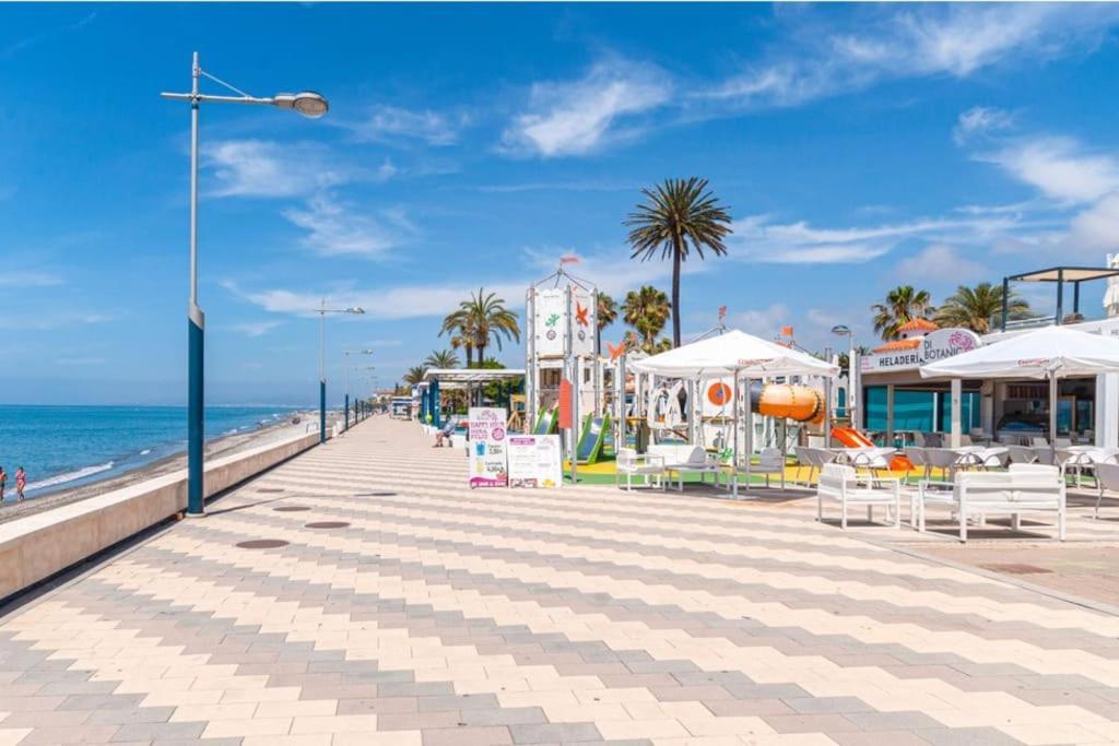 Beachfront Apartment Madrid 709 トロクス・コスタ エクステリア 写真